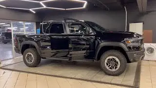Dodge RAM - перешили, перетянули карты дверей и консоль