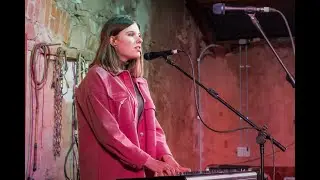 Life on Mars (David Bowie) - Cover by Chloe Veronica