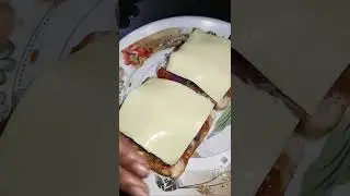 Quick And Easy Bread Pizza |Bread Pizza Recipe | Tawa Pizza | No Oven #shorts #trending #ytshorts