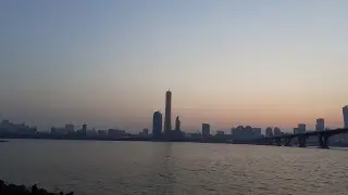 Ruby's Daily Life - Taking a Walk by the Han River.
