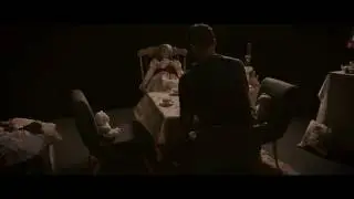 La poup&eacute;e ANNABELLE dans les studios NRJ