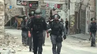 תושבים בעיסאוויה נגד המשטרה: 