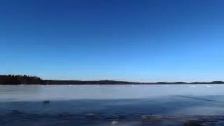 Murtuvan jään ääniä / Sounds of ice breaking
