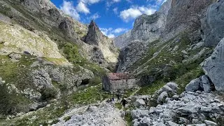 Bulnes, Asturias.#bulnes #asturias #historia #enjoy #adventure #travel #viajes #turismo #españa