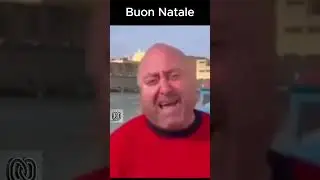 🎅 Napolitano Che Prova Parlare Inglese Canta e Augura Buon Natale! 🎵😂 #natale