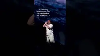 Lewis Capaldi Struggles His Tourettes Live On Stage/ Fans Help Finishing The Song
