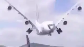 Un avion qui dance 😂😂😂