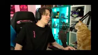 RUBIUS INTENTA COMER A SU GATO WILSON