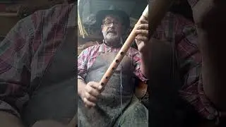 MEDIO MOSEÑO EN DO MAYOR.    FINAS MADERAS Y SONIDO ANCESTRAL.