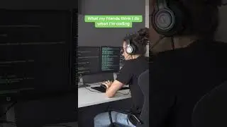 Yes, I am a professional *typing how to center a div on Google 🤓