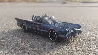 Hot Wheels TV Series Bat Mobile. From Premium Replica Entertainment Series presents Batman TV Series