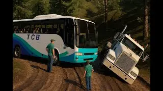 Autobús TCB se detiene ante camión volcado en camino rural