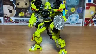 Studio Series 04 Deluxe RATCHET (Review)