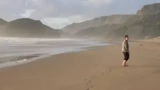 🚶&zwj;♂️Walking around Bethells Beach at the Tasman Sea in Auckland, New Zealand🇳🇿- February 2020