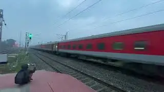 260 Kmph High Speed Encounter😱 Wap7 Poorva Express meets Wap7 Sealdah Rajdhani at Full Speed