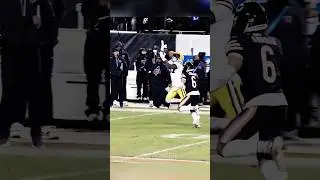 CRAZY Romeo Doubs one hander!😳🔥 #nfl  #shorts