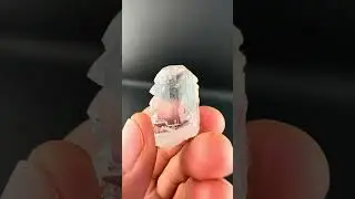Twisted Gwindel Quartz from Pakistan | Fine Art Minerals | #fineminerals #gwindel #quartz #crystal