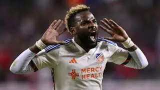 Aaron Boupendza, former FC Cincinnati player, dies at 28 after fall from building in China
