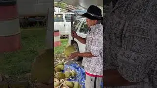 Best coconuts at the Aloha stadium swap meet #youngcoconut #coconutwater #alohastadium #swapmeet