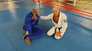 Surprise toe hold and knee bar