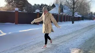 Ballet flats on very slippy and snow road, very slippy ballet flats, ballet flats walking (# 942)