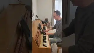Little Boxes (English, Spanish, German, French) | Malvina Reynolds (Theme from Weeds)