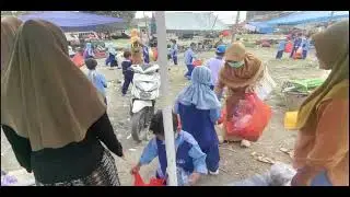 Kegiatan Edukasi menjaga kebersihan lingkungan pasar. Anak hebat llingkungan sehat