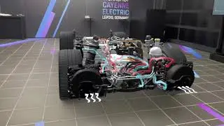 La batterie de 113 kWh du Porsche Cayenne Electric directement int&eacute;gr&eacute;e &agrave; la structure du v&eacute;hicule