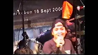 Teenager From Mars @ Kedai Kebun Forum, Yogyakarta (18 September 2004)