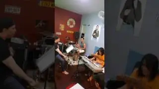 Jaidee bands Howzat