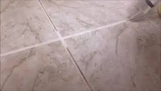 Łatwy spos&oacute;b na mycie fug.