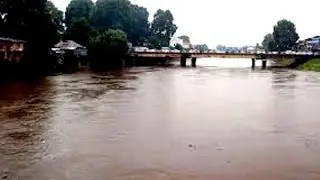 Flood alert sounded in J&K after Jhelum crosses danger mark