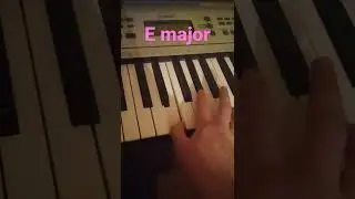 how to play E major on the piano