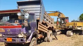 Old Excavator E200B & 5-Ton Dump Truck Still Working Strong
