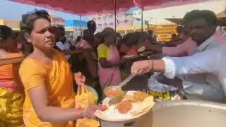 ஆற்காடு ஸ்ரீ அன்னபூரணி டிரஸ்ட் 70வது மாதம்அமாவாசைஅன்னதானம்இன்று ஆற்காடுபேருந்து நிலையத்தில் நடந்தது