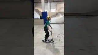 С первой😜🖖@streetsportacademy #самокатеры #scooter #skatepark #skill #skateboarding #tricks #ssa