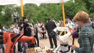 Robot Chess Kuka Chesska Kosteniuk Russia Germany 20120519145422.mts