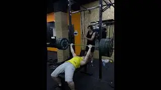 LIGHT BENCH TRAINING FROM A STREETLIFTING ATHLETE
