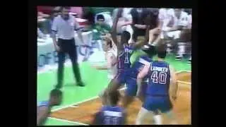Larry Bird dunks on Dennis Rodman