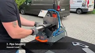 N.KO Machines - stacion&aacute;rn&iacute; ukosovac&iacute; syst&eacute;m B-DOCK - ukosov&aacute;n&iacute; mal&yacute;ch v&yacute;palků a trubek