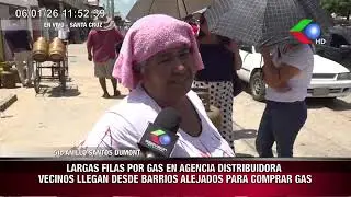 LARGAS FILAS POR GAS EN AGENCIA DISTRIBUIDORA VECINOS LLEGA DESDE BARRIOS ALEJADOS PARA COMPRAR GAS