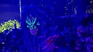 Scratching The Surface At SeaWorld Orlando's Howl-O-Scream 2022 Opening Night | Full Houses & More
