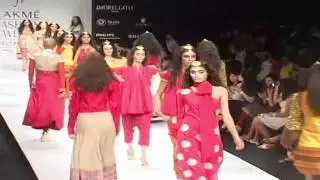 Models Walk The Ramp | Bolly2Box