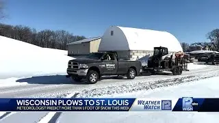 Milwaukee-area plow crews in St. Louis for snow removal