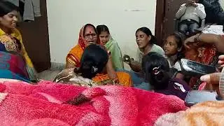 गली गली में शोर मचा बन्नीकी बुआ भाग गई रे