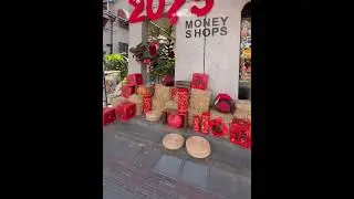 Red-themed photo spots in Shanghai