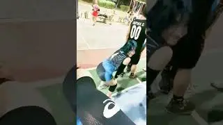 pemain voli pantatnya padet-padet. 