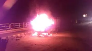 Live Burning Pick-up van on  Mahatma gandhi Setu Patna
