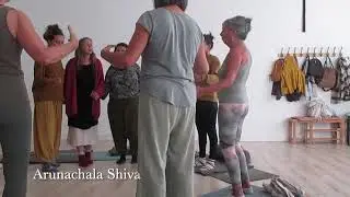 Arunachala Shiva (Beautiful, sensitive group singing moment)