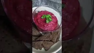 Ragi Crackers with Beetroot Dip
